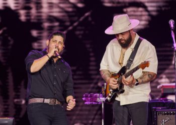 Jorge e Mateus arrepiam Barretos com festival de hits antes da pausa