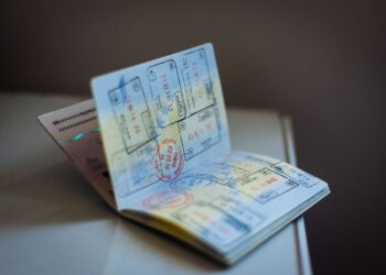 Fim de uma era: Europa vai substituir carimbo de passaporte por sistema eletrônico