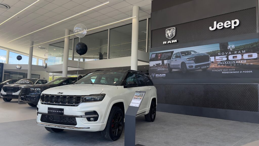 Jeep e RAM Nossaterra inauguram showroom moderno em Maceió