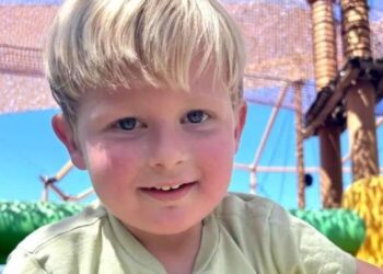 Menino de 3 anos sequestrado e levado pela me a outro pas | FOLHAMAX