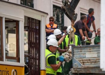 Dos 16 mortos em acidente com bondinho 11 so estrangeiros | FOLHAMAX