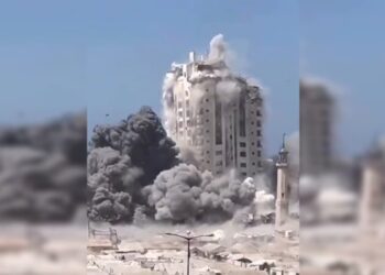Israel bombardeia e derruba um dos prdios mais altos de Gaza | FOLHAMAX
