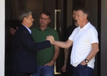 Aps visita, Tarcsio diz que ‘triste’ ver situao de Bolsonaro | FOLHAMAX