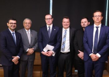 Max Russi se reúne com o Ministro do STF, Cristiano Zanin, para tratar sobre a APA das cabeceiras