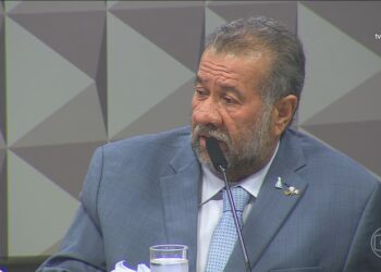 CPMI do INSS tem sessão de quase 10h, bate-boca e possibilidade de retorno do ex-ministro da Previdência Carlos Lupi