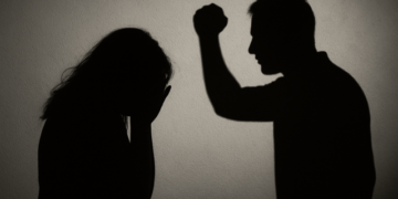 Mulher é espancada pelo marido e ameaçada de morte ao voltar de festa | RDNEWS