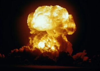 Deputado apresenta PEC que autoriza Brasil a produzir armas nucleares | FOLHAMAX