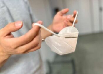 Mulher condenada por tentar infectar policial com Covid aps priso de filho | FOLHAMAX