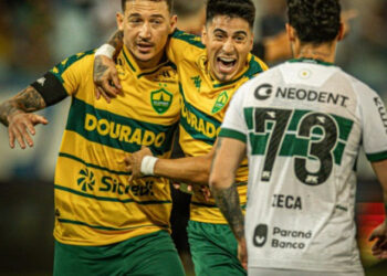 Safira marca, perde pênalti, mas garante vitória do Cuiabá sobre o líder Coritiba | RDNEWS