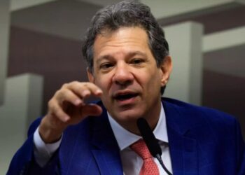 Haddad enfrenta senadores ao defender reforma do Imposto de Renda | FOLHAMAX