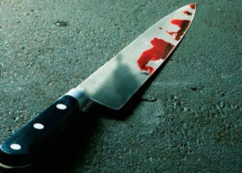 Mulher é esfaqueada por membro de facção criminosa ao chegar em casa | RDNEWS