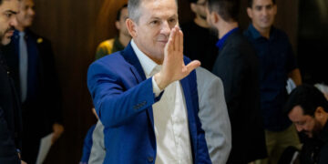 Não me meto, diz Mauro sobre debate de deputados por nome do Hospital Central | RDNEWS