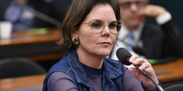 Deputada defende reviso da poltica de reforma agrria | FOLHAMAX