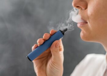 Brasil registra alta no número de fumantes após duas décadas | FOLHAMAX