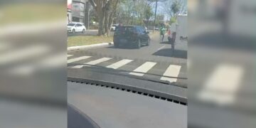 Idoso de 92 anos estava na faixa de pedestres quando foi atropelado por motociclista e morreu em Araçatuba, diz polícia
