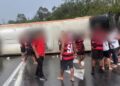 Vdeos mostram atendimento a flamenguistas feridos em acidente | FOLHAMAX