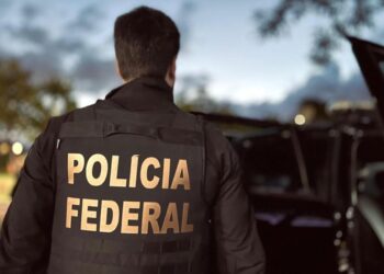 PF investiga se metanol abandonado após operação serviu para falsificar bebidas