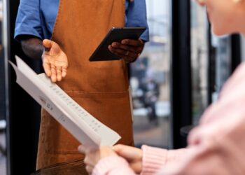 Turistas tentam dar gorjeta no Japão, mas japoneses não gostam da ideia