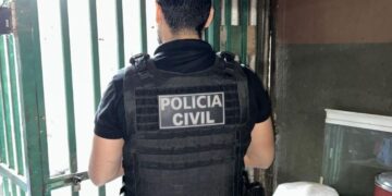 Polícia prende servidor público que subtraía veículos apreendidos