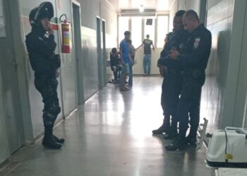 Bebê de 1 ano morre após se afogar em piscina de casa em VG