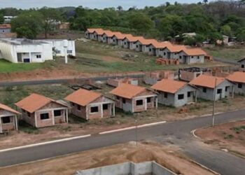 General Carneiro retomará obras de casas populares do Programa SER Família.