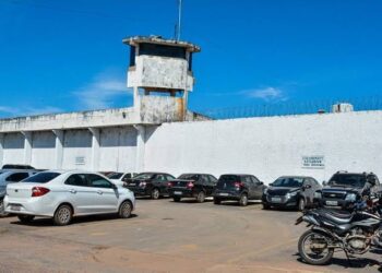 Entrada de ambulâncias do Samu na PCE em Cuiabá deixa familiares em alerta