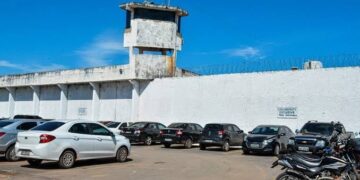 Entrada de ambulâncias do Samu na PCE em Cuiabá deixa familiares em alerta