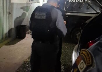 Professor é preso no CPA após pedir beijo a aluna menor de idade em sala de aula