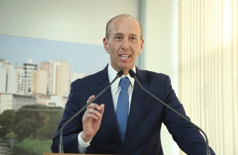 Prefeito usou empresa da esposa e igreja dos cunhados para lavar propinas | FOLHAMAX