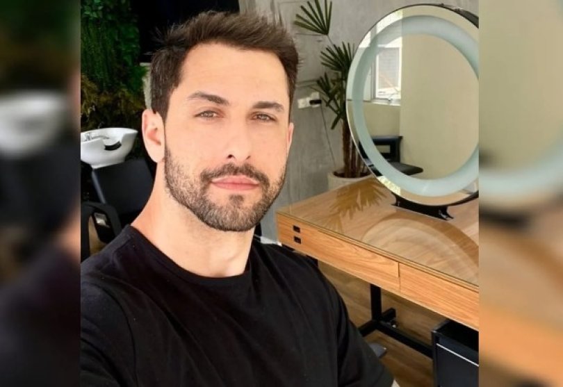 Cabeleireiro que no contrata preto e viado condenado | FOLHAMAX