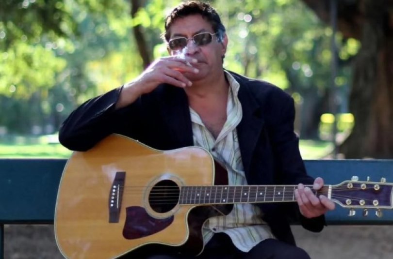 Cantor perde parte da viso aps ser espancado com trofu | FOLHAMAX