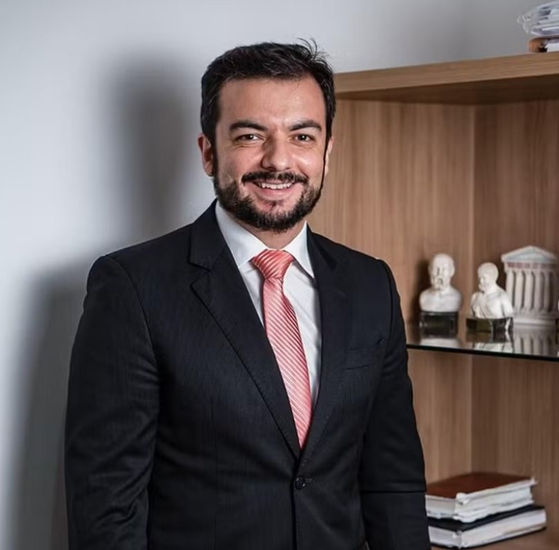 Advogado morre aps ser esfaqueado dentro de escritrio | FOLHAMAX