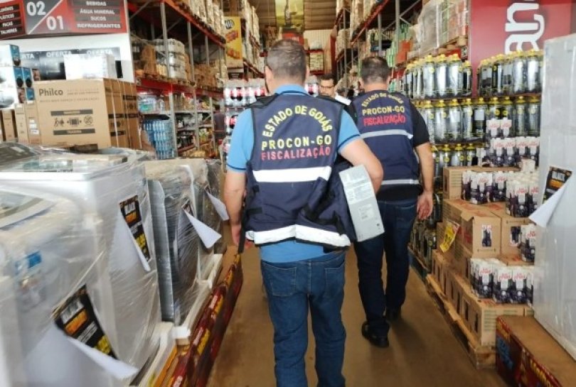 Supermercados so investigados por vender sabo em p falsificado | FOLHAMAX