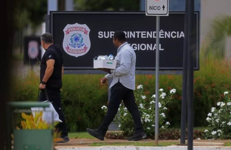 PF coloca mdicos de planto em tempo integral para Bolsonaro | FOLHAMAX