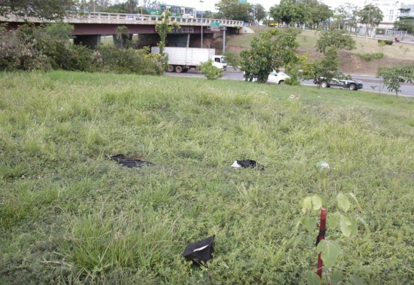 Mulher d luz e tenta abandonar beb em reduto de drogados | FOLHAMAX