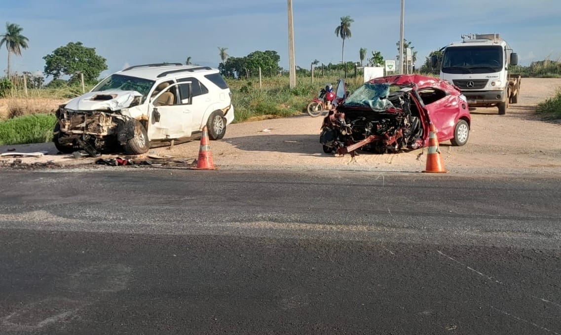 pai, filha e tia morrem em violento acidente ao retornar de velório