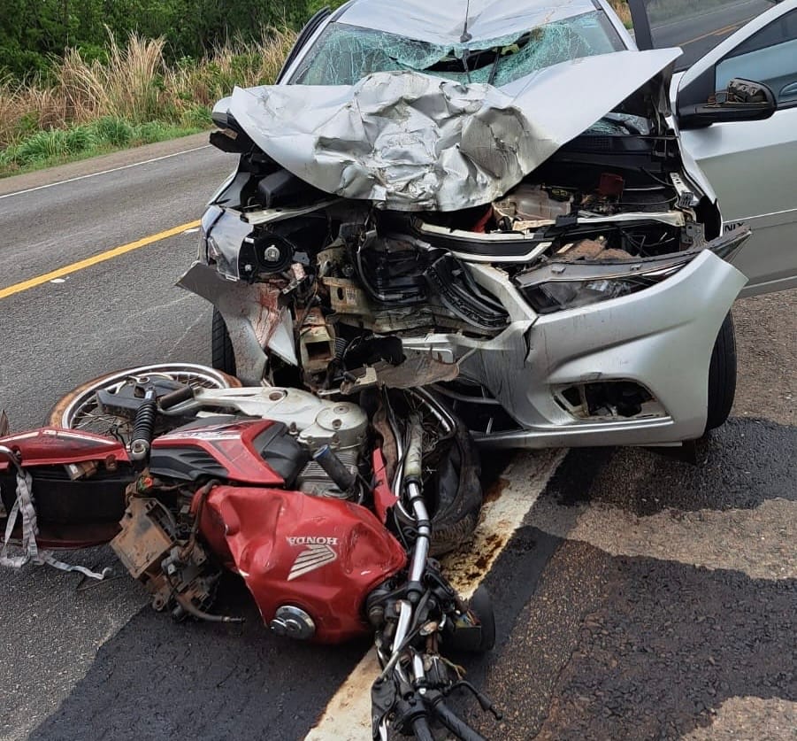Motociclista morre em colisão frontal após entrada de Nossa Senhora do Livramento