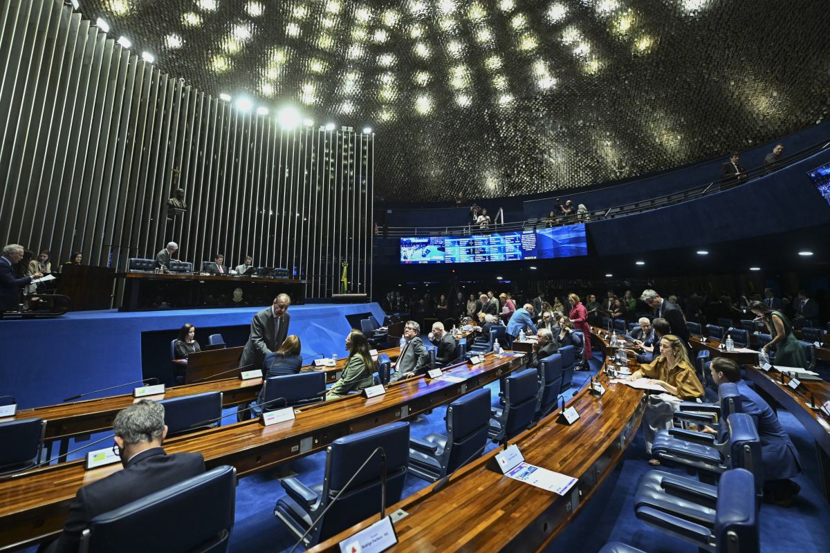 Senado aprova isenção de imposto para quem ganha até RS 5 mil