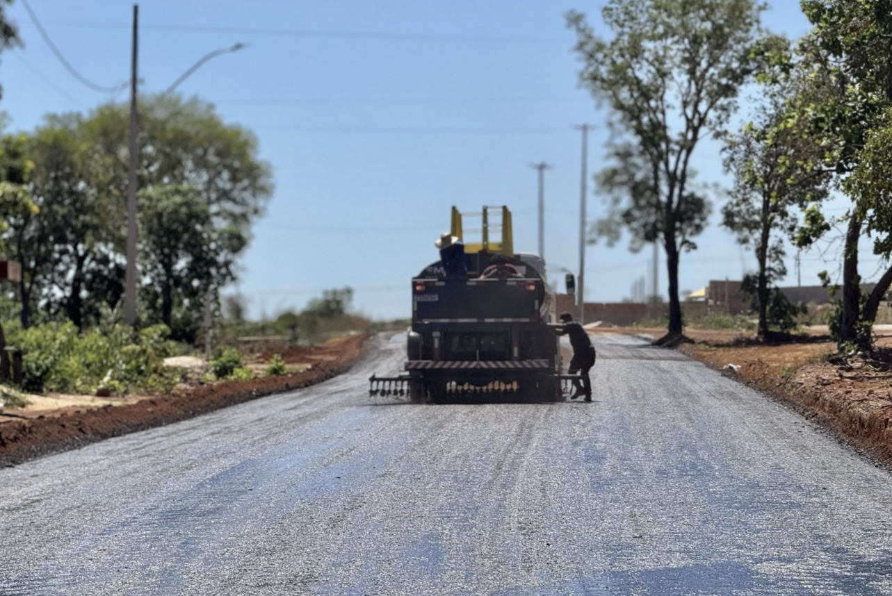 Programa Poeira Zero segue com pavimentação em vias de Barra do Garças