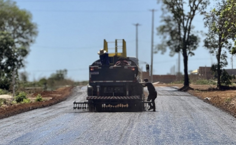 Programa Poeira Zero segue com pavimentação em vias de Barra do Garças