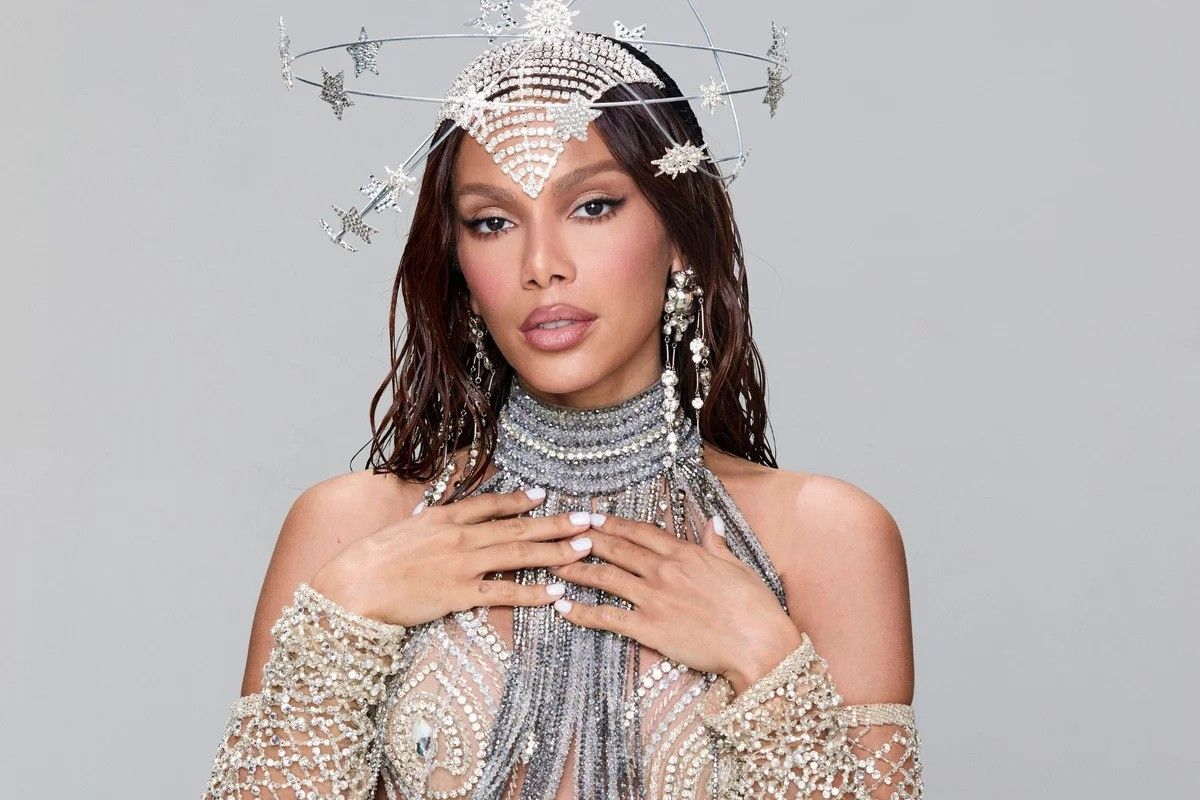 Anitta garante que fase zen não apaga sexualidade