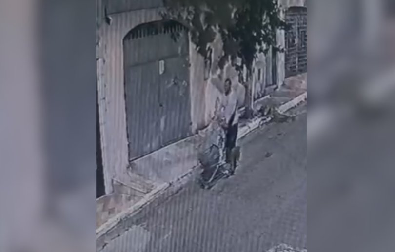 Homem abandona carrinho com corpo de mulher em rua | FOLHAMAX