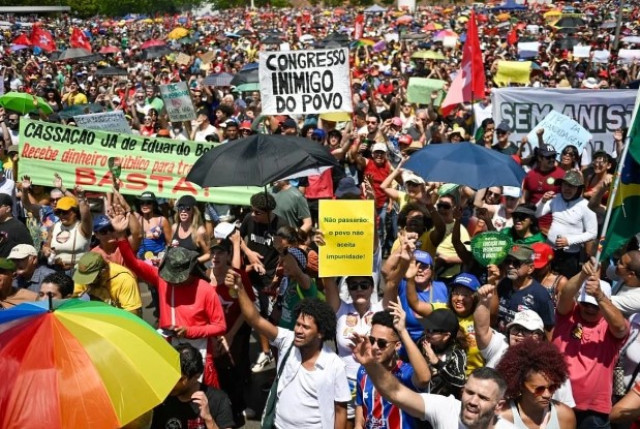 Manifestantes fazem atos em todo país contra o Congresso neste domingo | RDNEWS