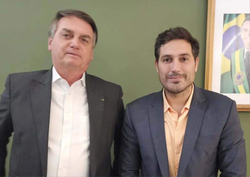 Aliado de Bolsonaro comemora fim da Magnitsky a Moraes | FOLHAMAX