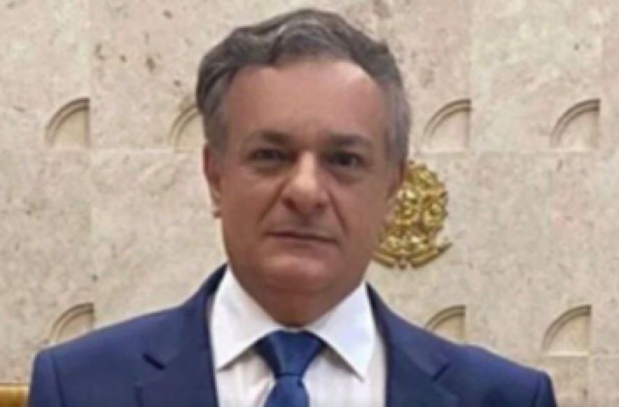 Quando se fere o advogado, compromete-se a Justiça