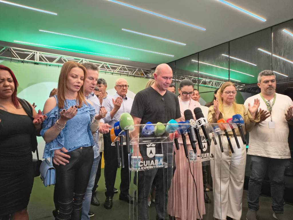 Abilio Brunini faz ora��o durante inaugura��o do CMI