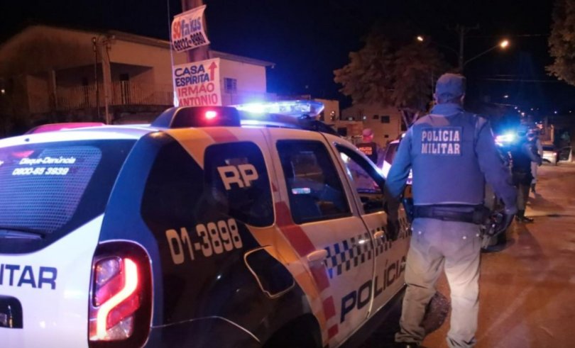 Mulher arrancada de carro pelo cunhado e abandonada em rodovia | FOLHAMAX