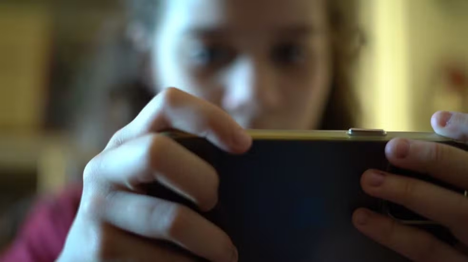 Não consegue sair da internet? Hiperconexão prejudica atenção, memória e sono, alertam especialistas