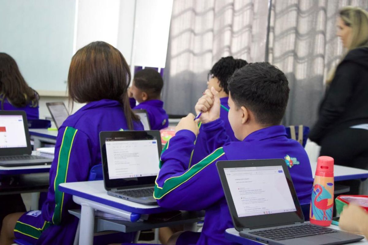 Parceria entre Seduc e Sicredi reforça programa de Educação Financeira
