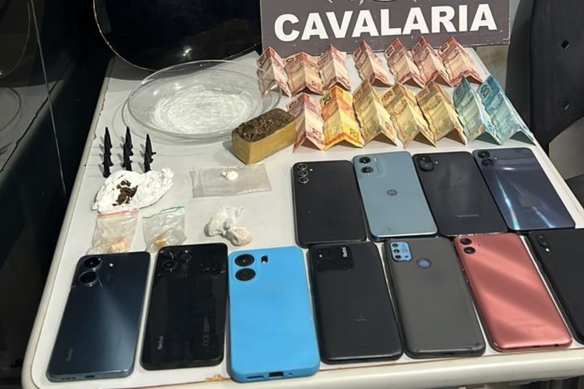 PM prende dois e apreende quatro adolescentes por tráfico em MT